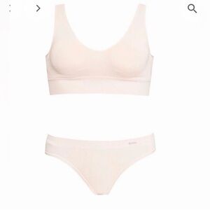 Soft Beige Invisible Bralette and Flat Front Thong Panty Set Medium NWT